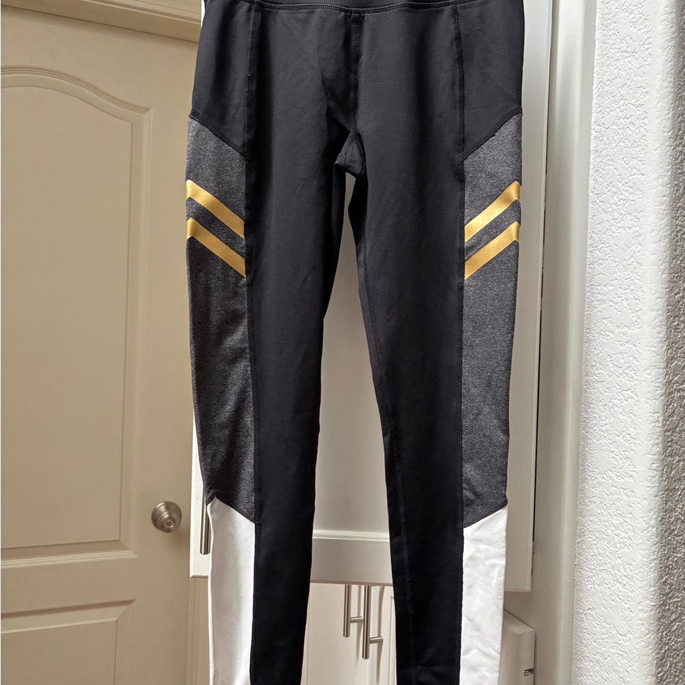 Betsey Johnson Black and Gold Performance Leggings Sz Small Stylish Athleisure